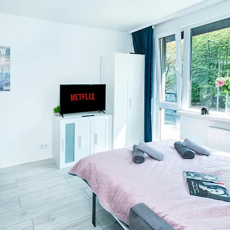 Batorego 18 - Yellow - Stacja Metra 300m - Underground Station 300m - Better *