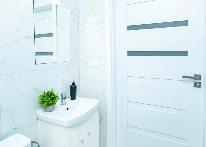 Batorego 18 - Yellow - Stacja Metra 300m - Underground Station 300m - Better דירה