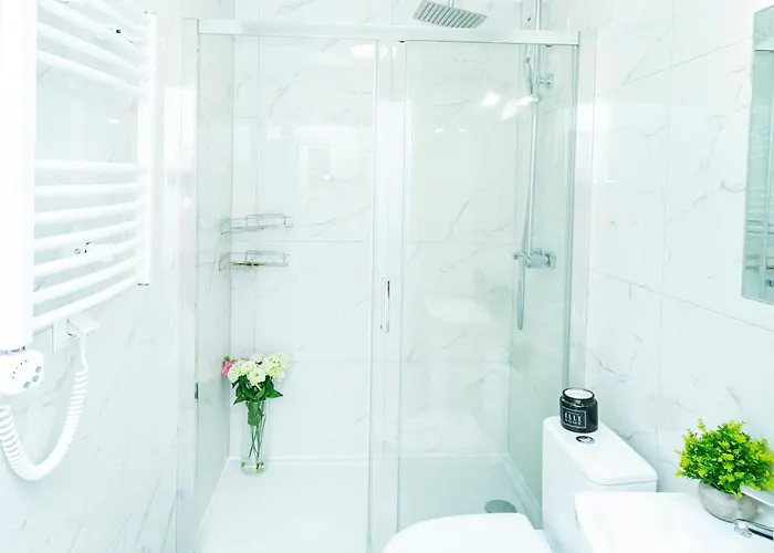 Batorego 18 - Yellow - Stacja Metra 300m - Underground Station 300m - Better * ורשה