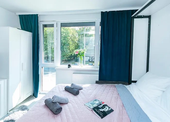 Batorego 18 - Yellow - Stacja Metra 300m - Underground Station 300m - Better * ורשה