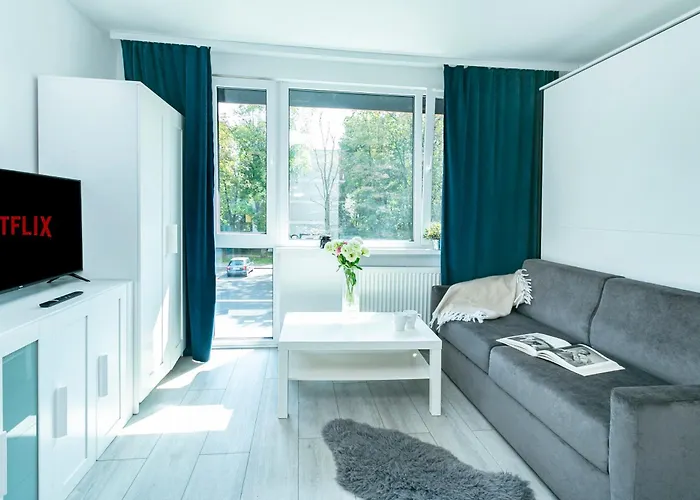 Batorego 18 - Yellow - Stacja Metra 300m - Underground Station 300m - Better * ורשה