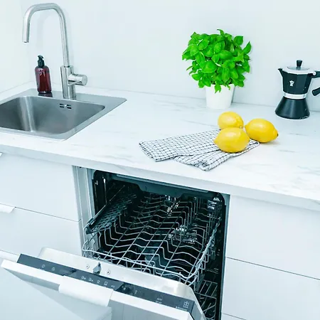 Batorego 18 - Yellow - Stacja Metra 300m - Underground Station 300m - Better Warsaw