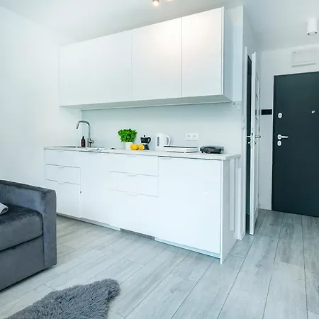 Batorego 18 - Yellow - Stacja Metra 300m - Underground Station 300m - Better